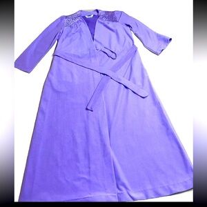 Vintage At Home Wear Women’s Housecoat Robe Size M 12/14 Purple Lilac READ